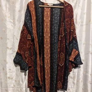 Beautiful flowy oversized boho chic kimono in EUC 🖤